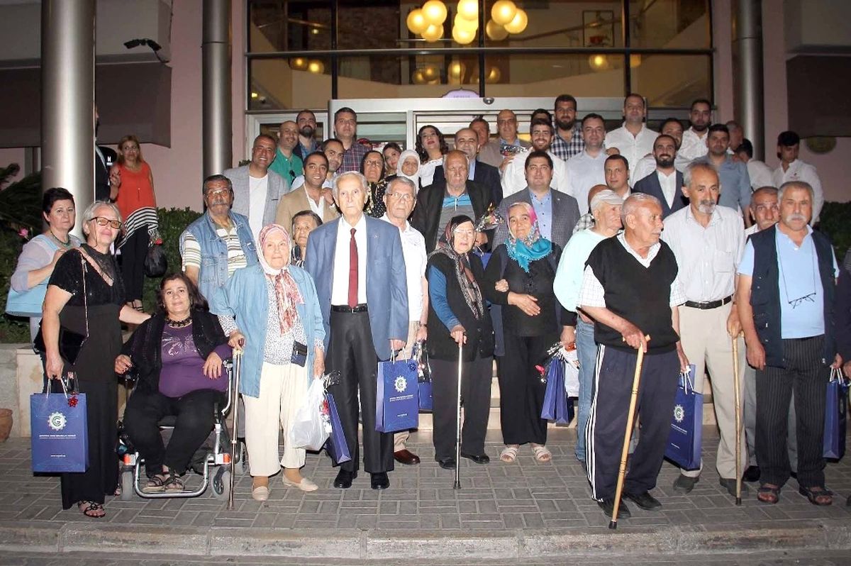 Genç İş Adamları Huzurevi Sakinleriyle İftarda Buluştu
