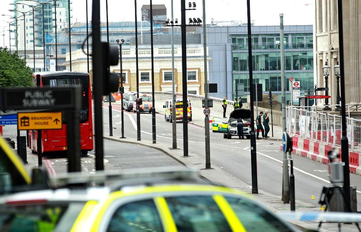 Londra\'da Terör Baskını