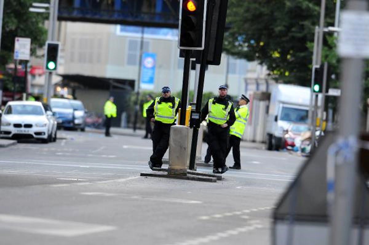 Londra\'nın Üç Bölgesinde Terör Alarmı