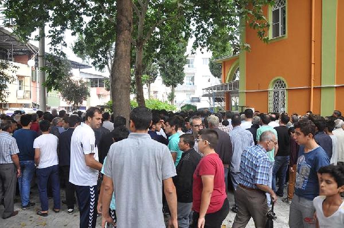 Motosiklet Kazasında Ölen Genç Toprağa Verildi