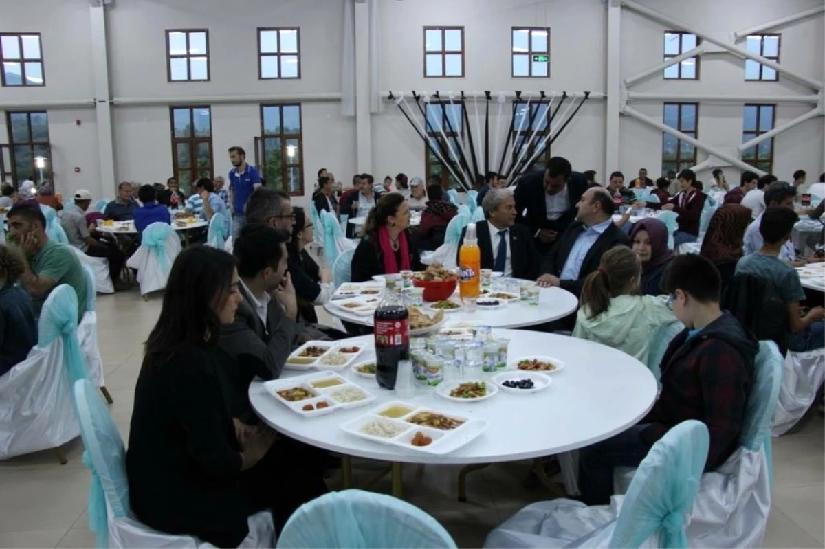 Osmaneli Belediyesinden Şehit ve Gazi Ailelerine İftar Yemeği