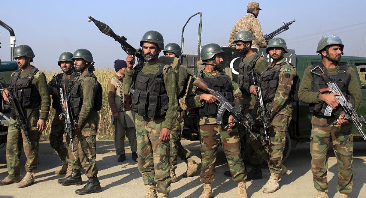 Pakistan\'da 12 Militan Etkisiz Hale Getirildi