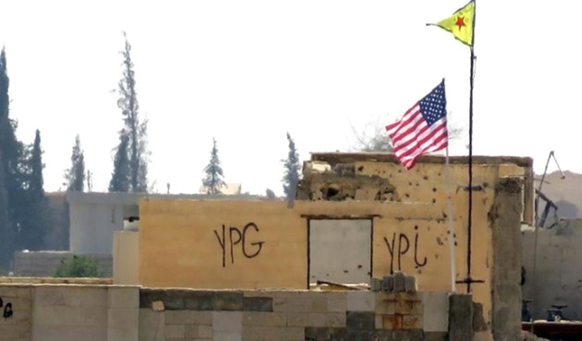 Pyd \'Karargahı\'na İkinci ABD Bayrağı Asıldı
