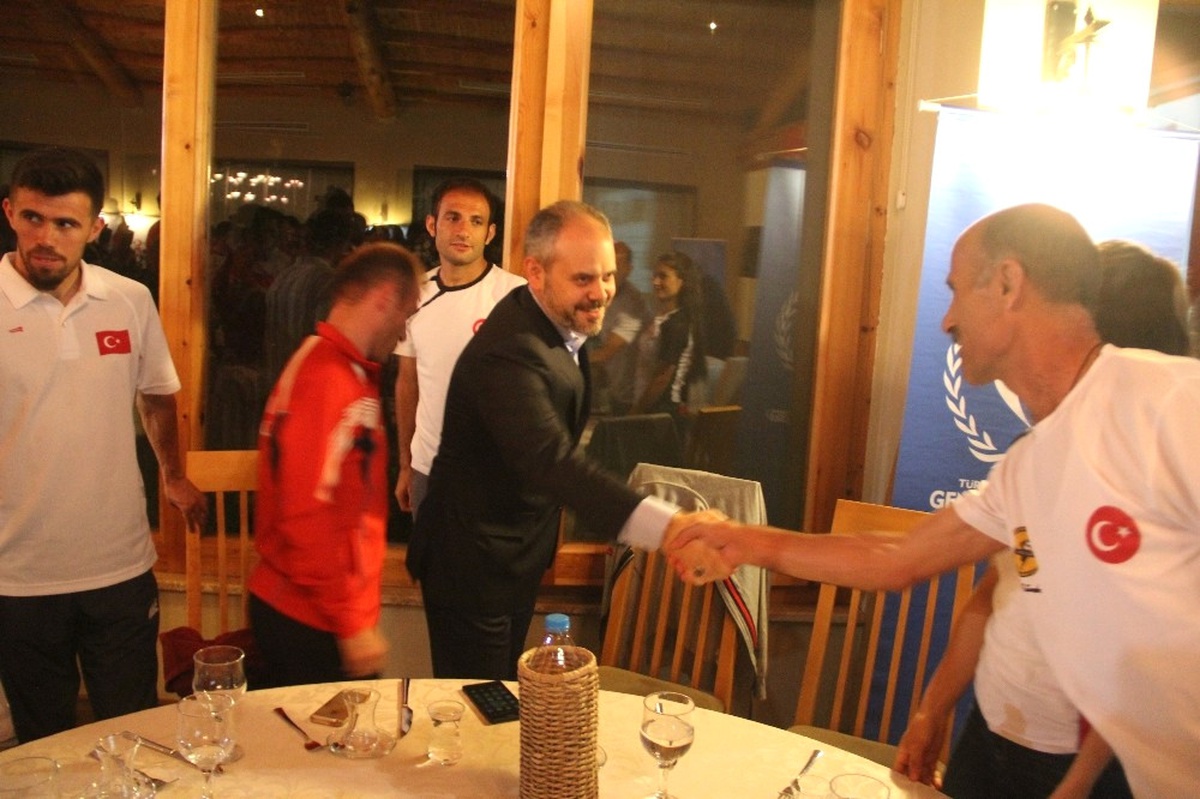 Spor Bakanı Kılıç, Bolu\'da Milli Sporcuları Ziyaret Etti