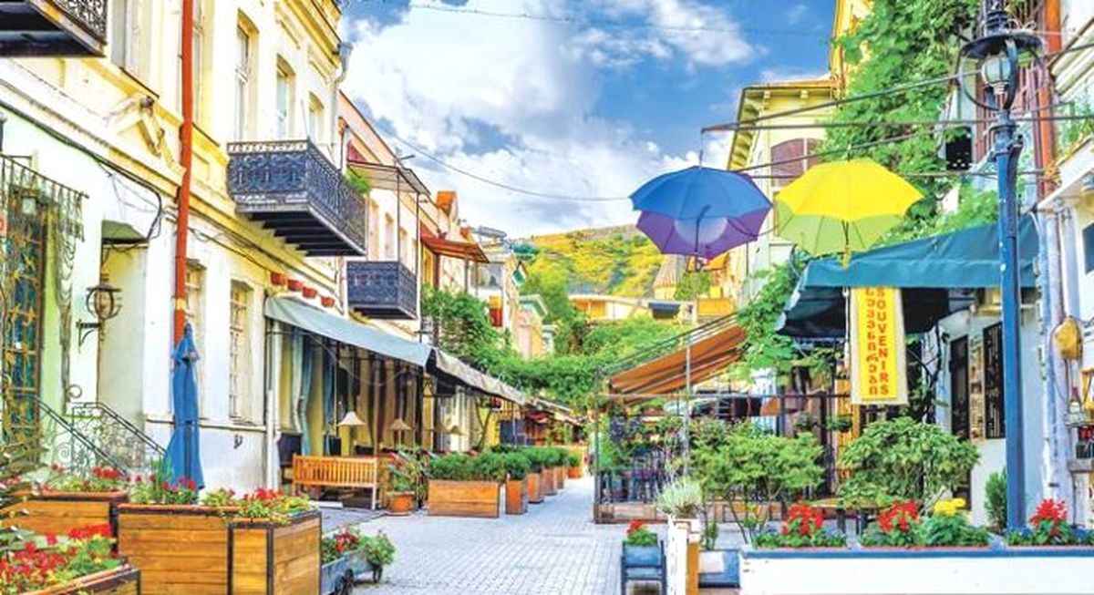 Tiflis\'te Yemyeşil Bir Mola...