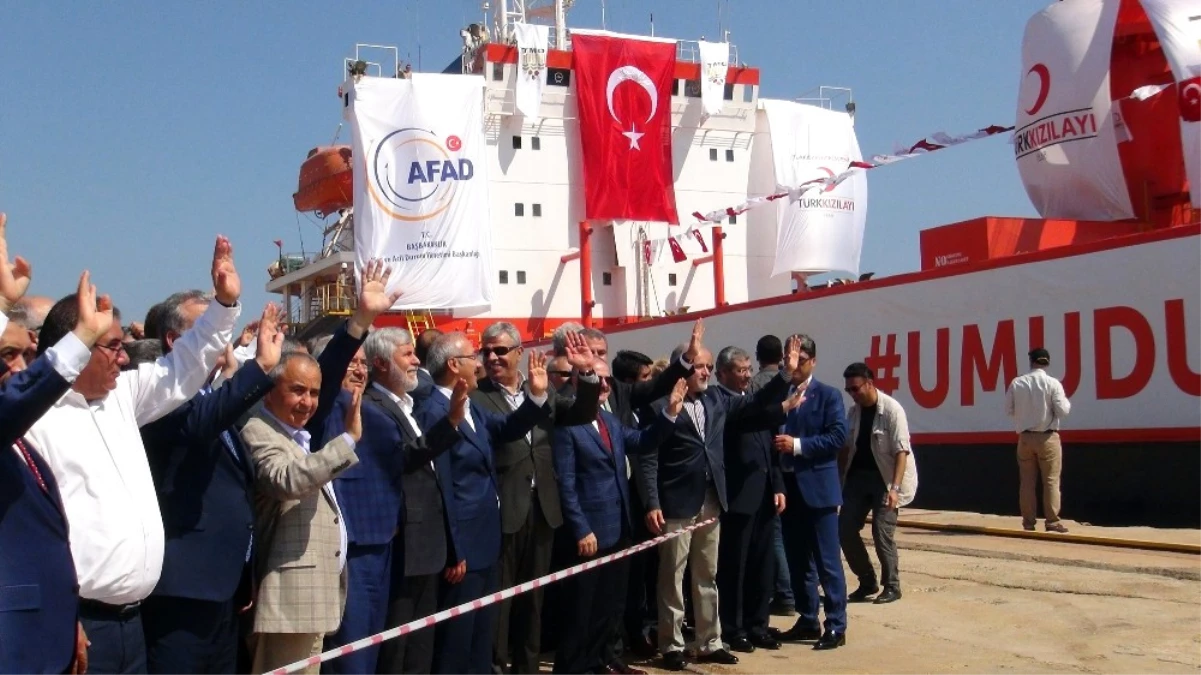 Türk Kızılay\'ının Yardım Gemisi Somali\'ye Hareket Etti
