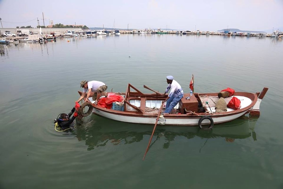 Urla\'da Kıyı ve Deniz Temizliği