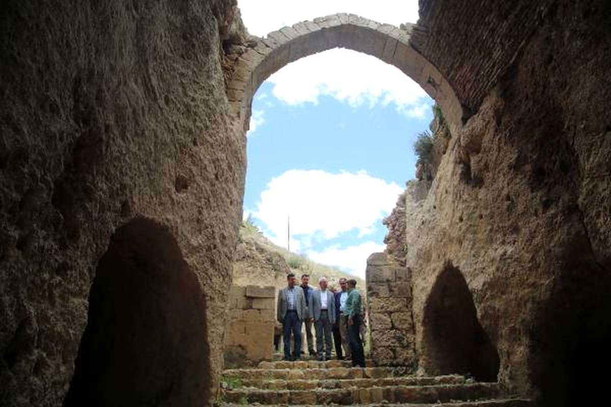 3 Bin Yıllık Ziyarete Kapalı Mardin Kalesi\'ni Turizme Açma Çabası