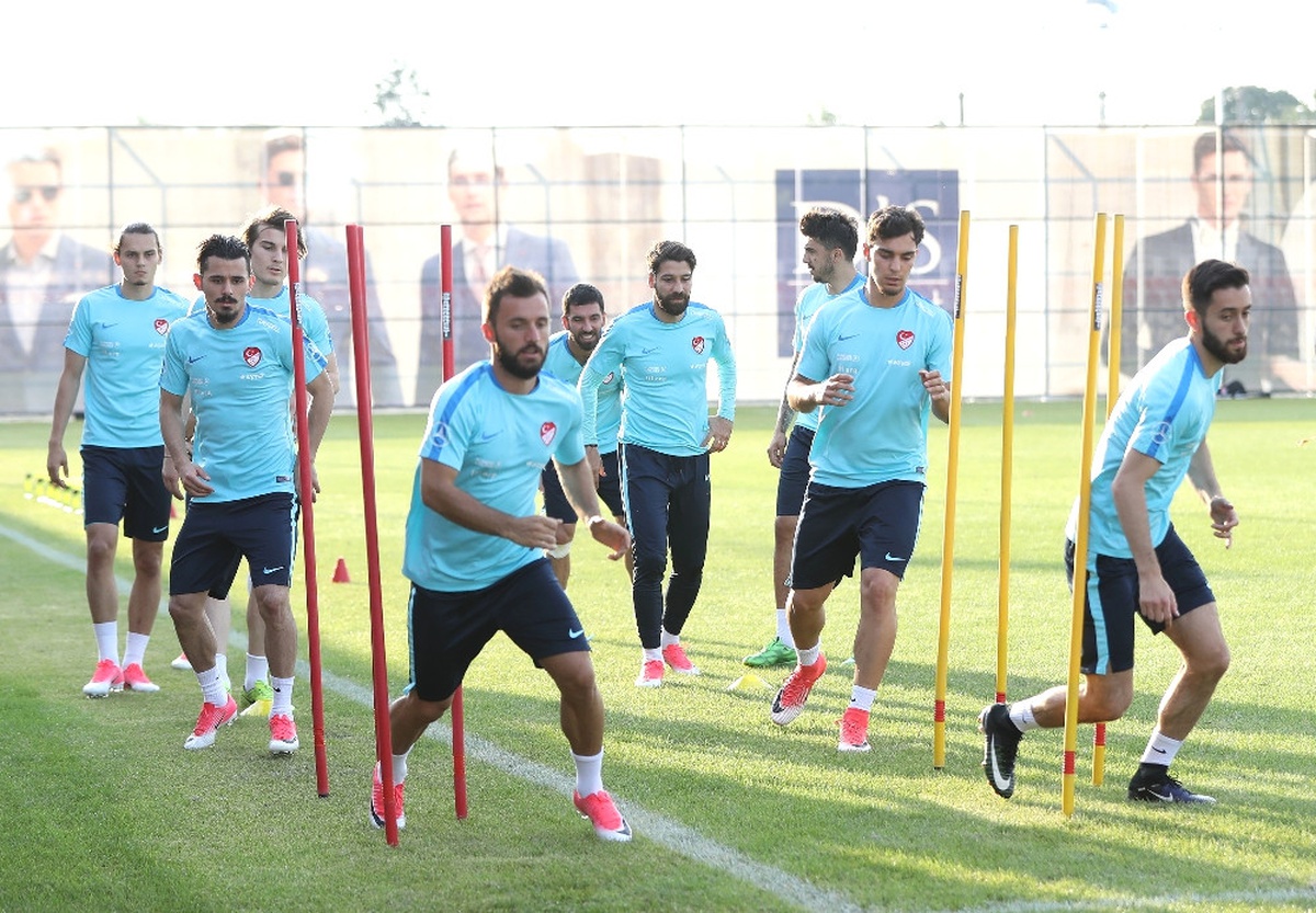 A Milli Takım Makedonya Maçı Hazırlıklarını Tamamladı