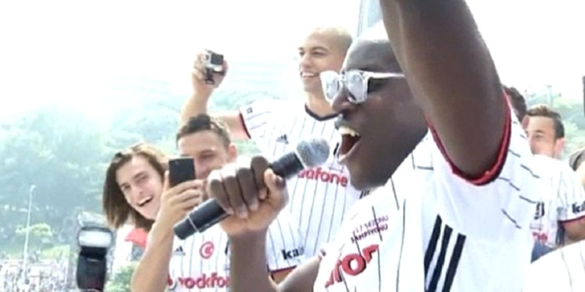 ABD\'deki Beşiktaşlılar, Brooklyn Köprüsü\'nde