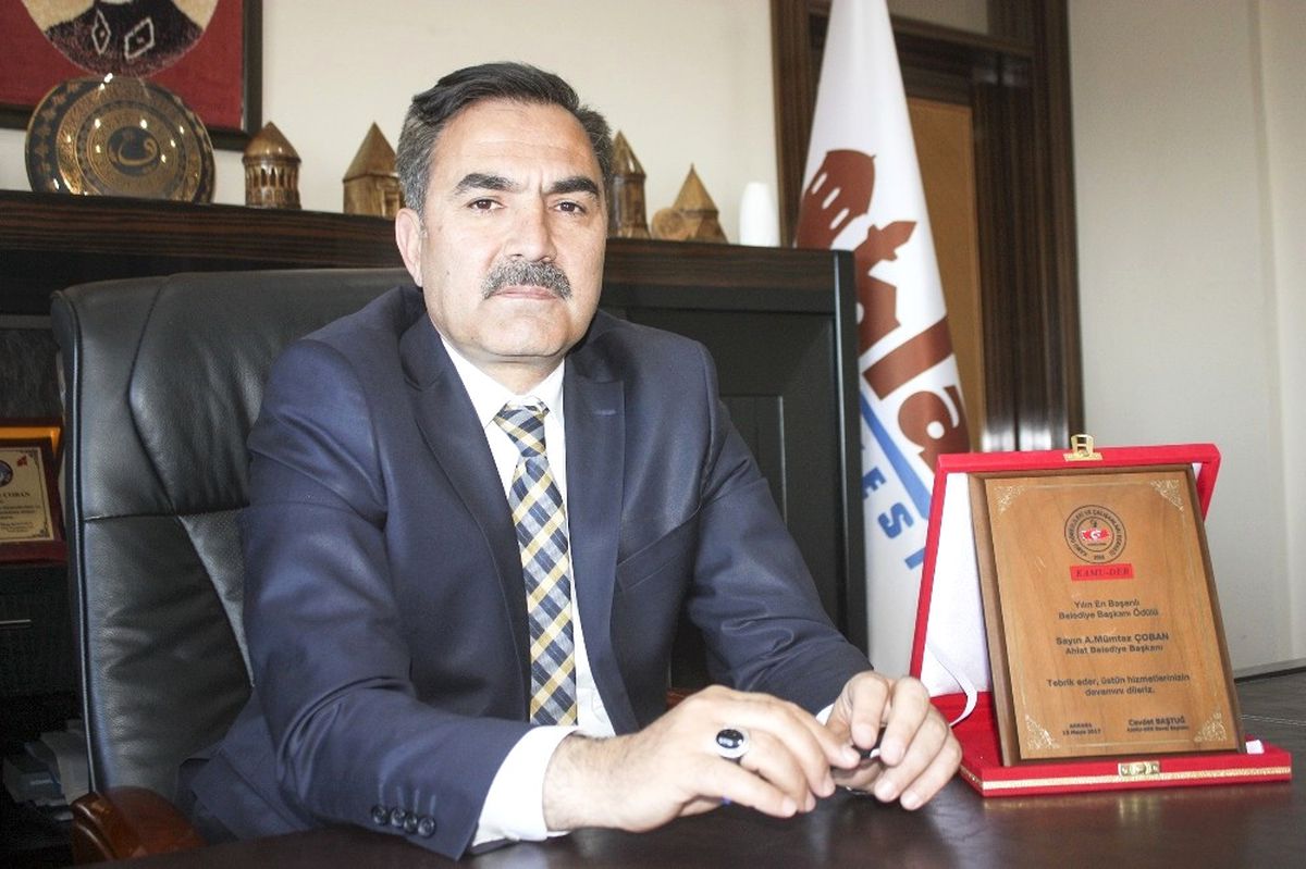 Ahlat Belediye Başkanı Çoban\'a Ödül