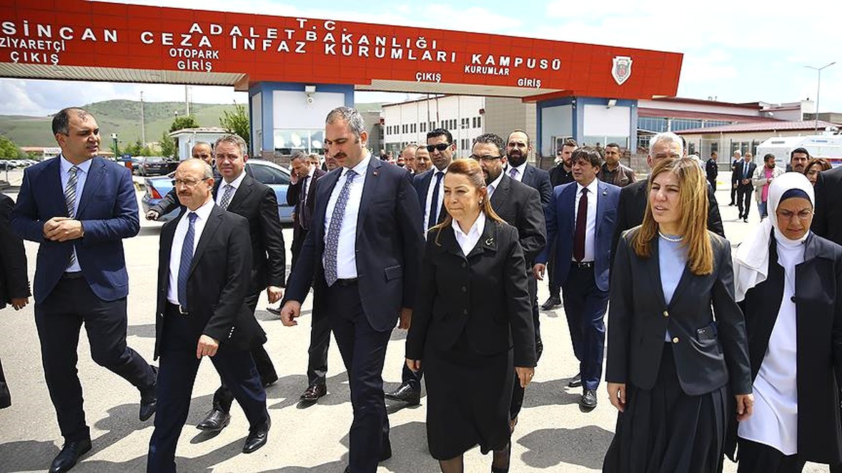 AK Parti Myk Üyeleri, Genelkurmay Çatı Davası\'nı İzledi