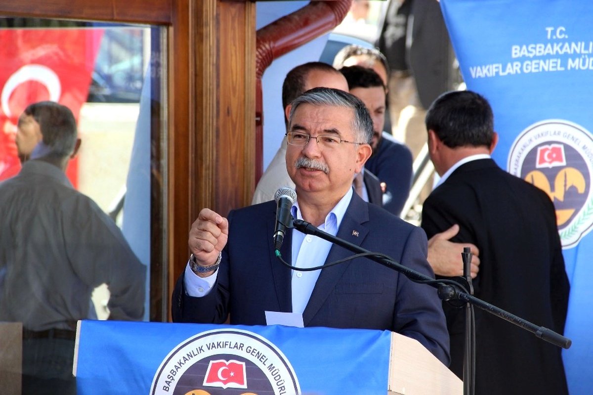 Bakan Yılmaz\'dan Pamukkale Üniversitesi Rektörü Bağ\'a Tepki