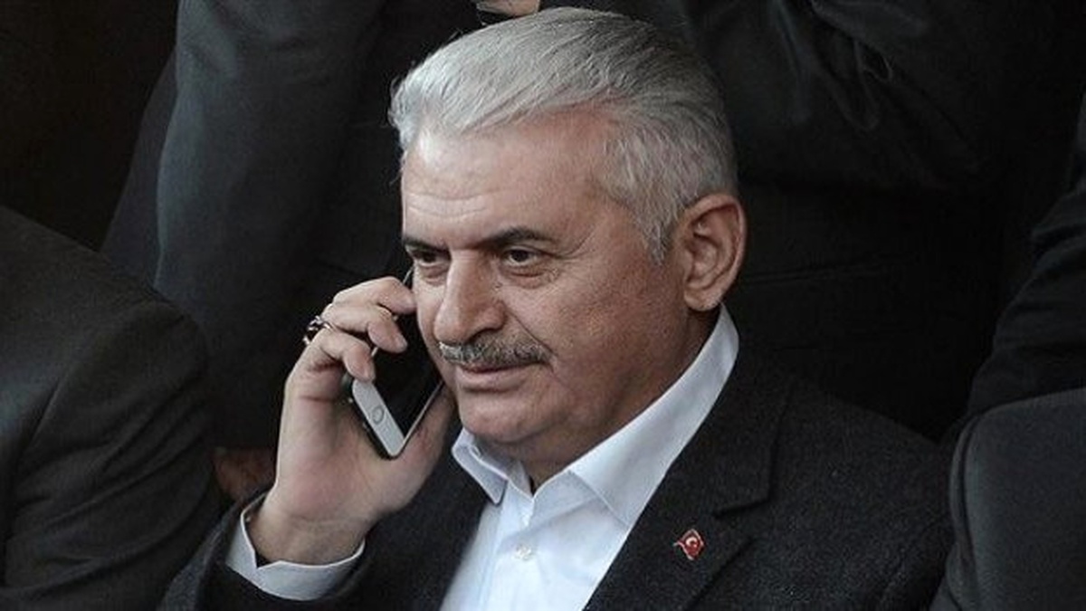 Başbakan Yıldırım Eskişehirspor Teknik Direktörü Mustafa Denizli\'yi Aradı
