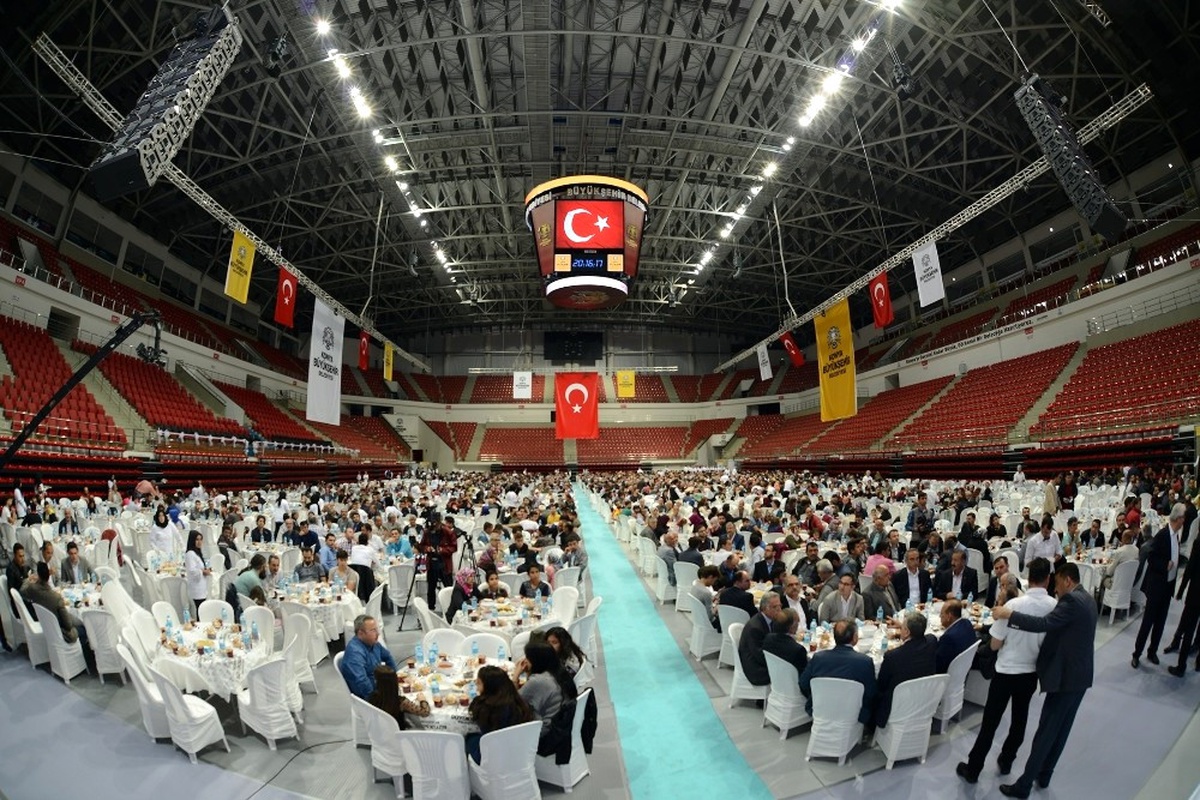 Başkan Akyürek, Esnaf Odalarının Üyeleri ile İftarlarda Buluşuyor