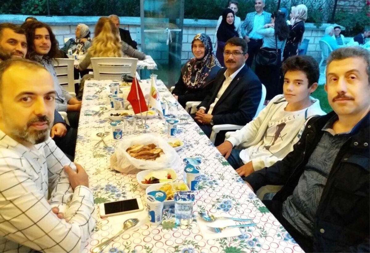 Başkan Çelik İstanbul\'daki Manisalılarla Bir Araya Geldi