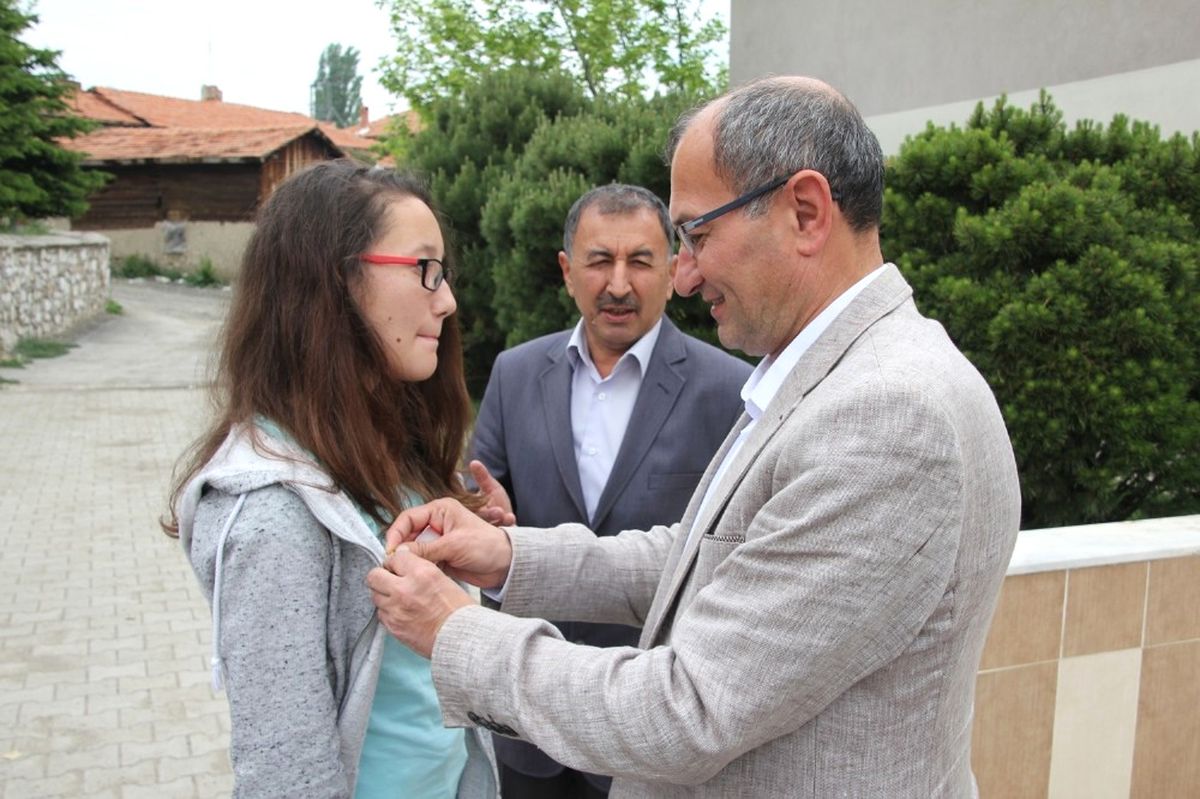 Başkan Ertürk\'ten Teog Birincisine Ödül