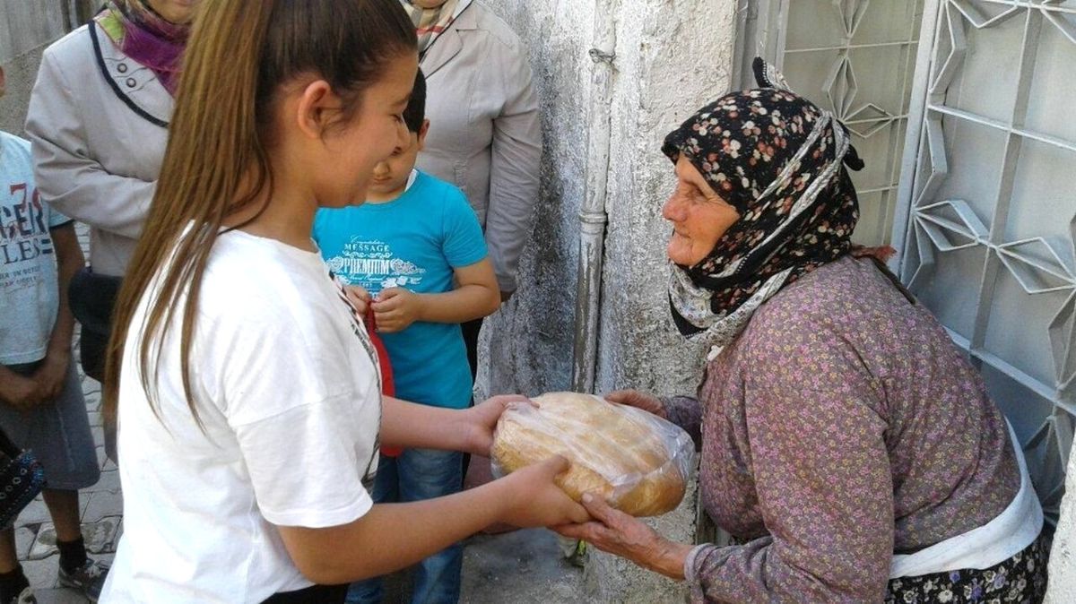 Belediyeden Ücretsiz Ramazan Pidesi