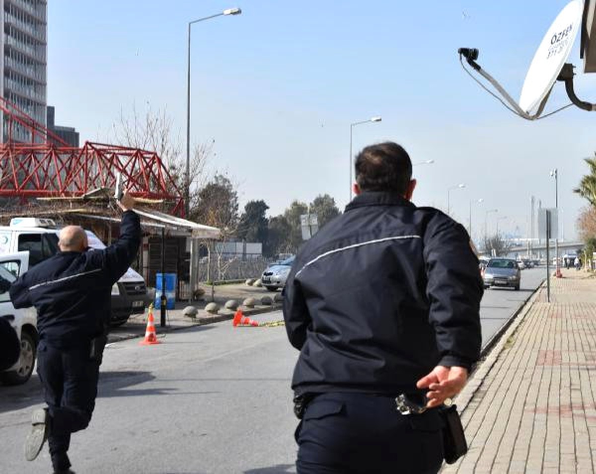 Cezaevi Kapısından Atlayarak Firar Etti