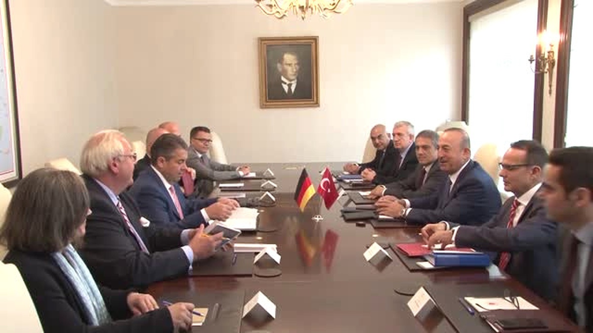 Dışişleri Bakanlığı Görüşürken Alman Uçakları Keşif Yaptı