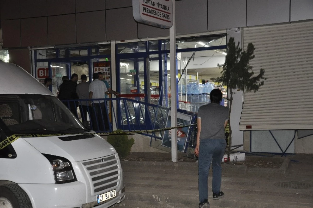 Diyarbakır\'da Markete Eyp\'li Saldırı