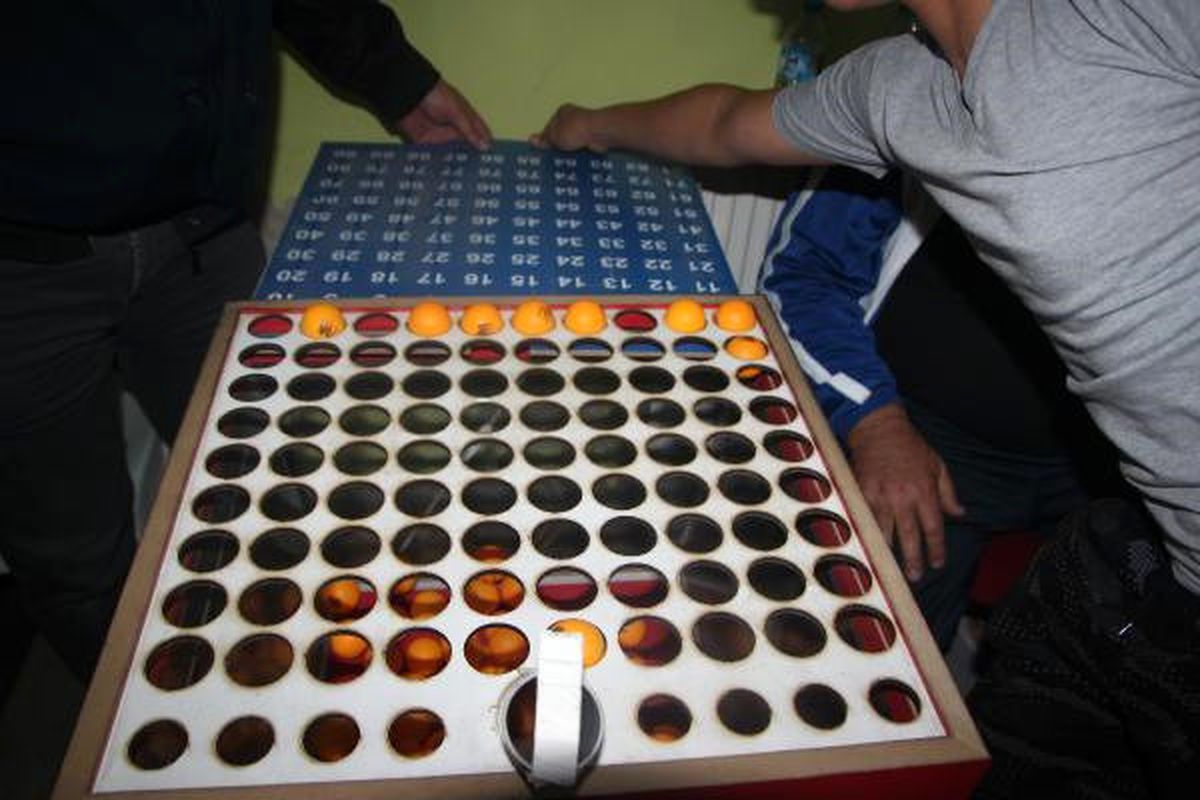 Edirne\'de Tombala Oynayan 40 Kişiye 9 Bin 80 Lira Ceza