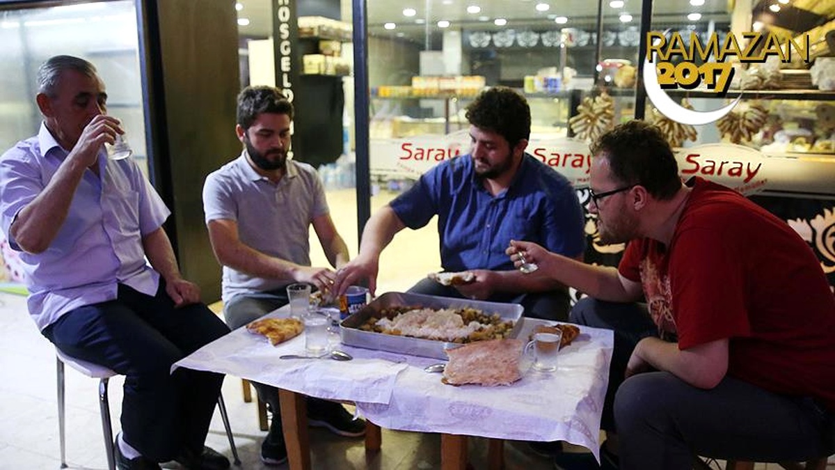 Ekmek Paraları da Yemekleri de Aynı Fırından
