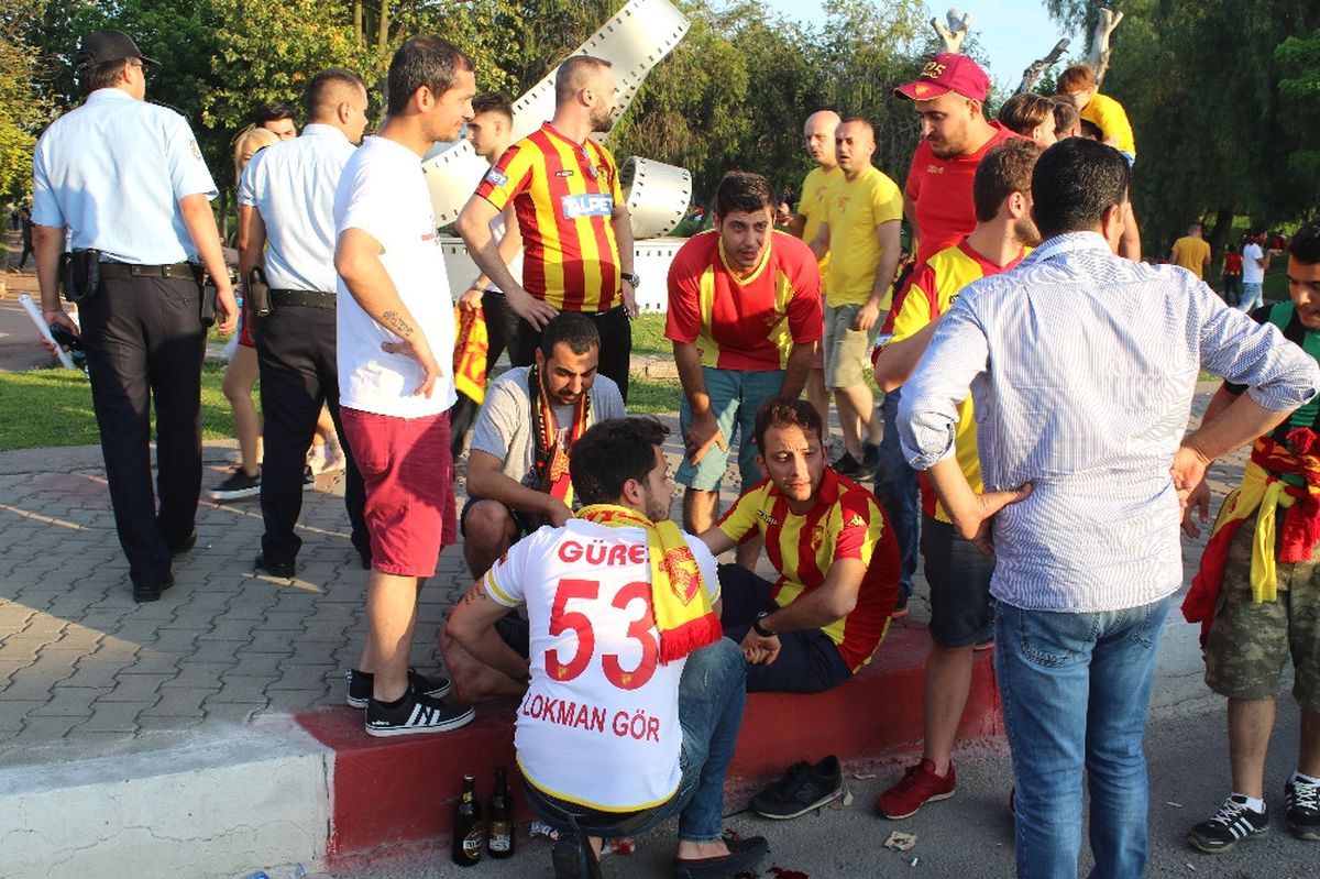 Eskişehir-Göztepe Maçı Öncesi 1 Taraftar Yaralı