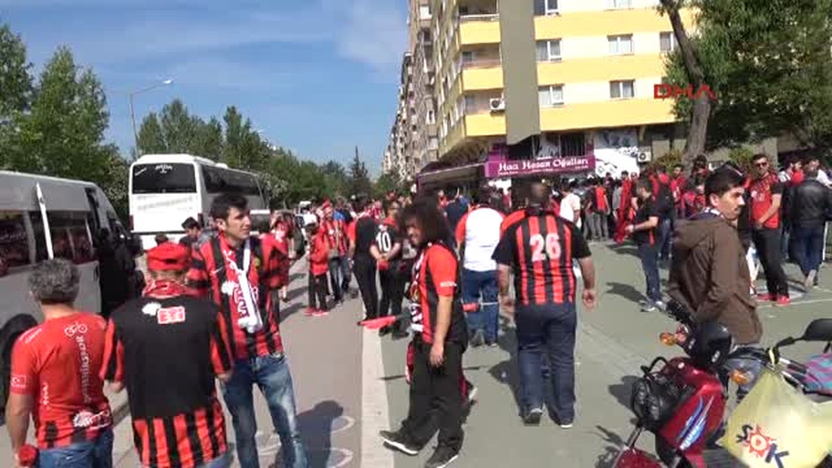 Eskişehirspor Taraftarları Antalya\'ya Gitti
