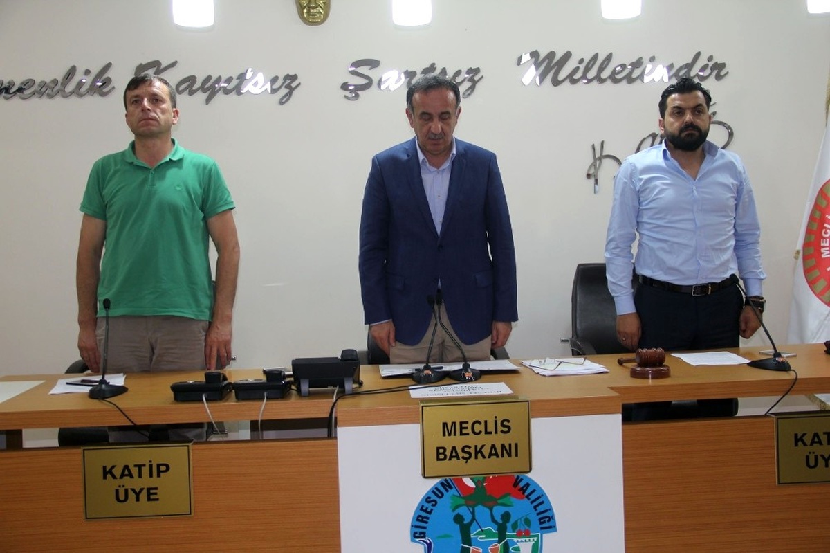 Giresun İl Genel Meclisi\'nde Şehitler İçin Saygı ve Dua