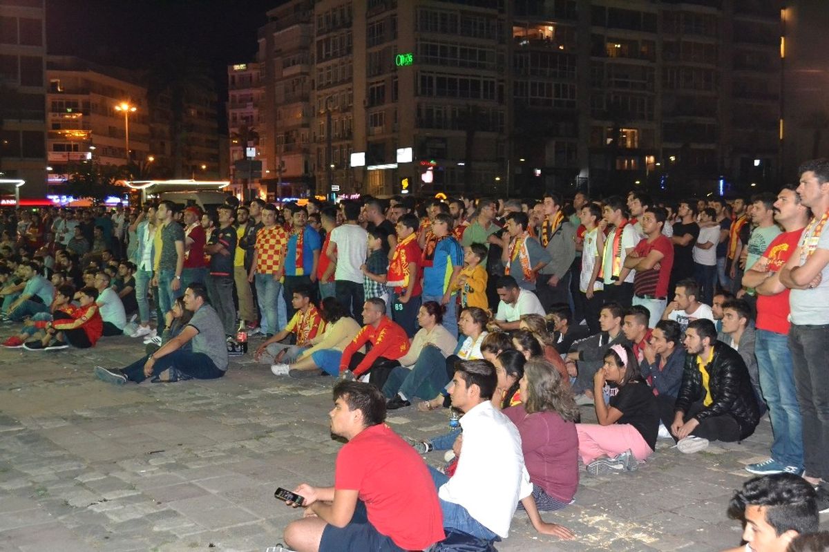 Göztepe\'ye İzmir\'den Destek