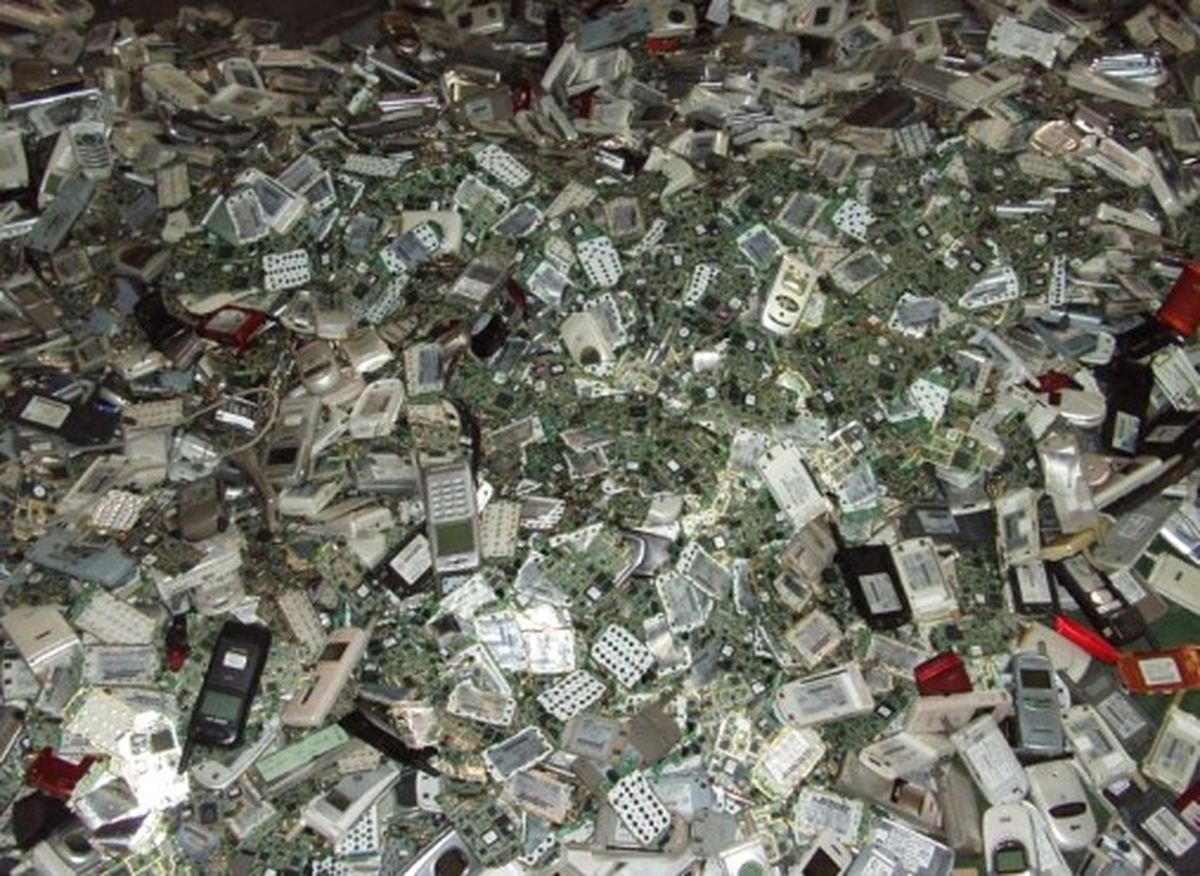 Hurda Telefonlar \'Altın\' Değerinde