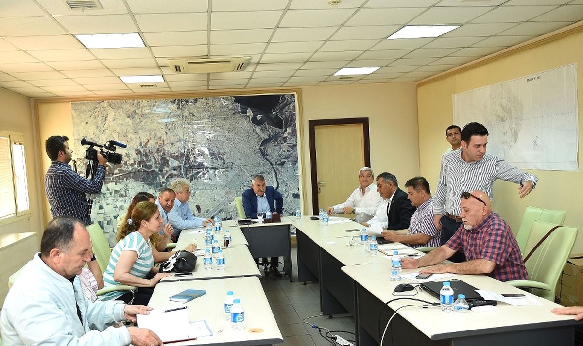 Karalar, Muhtarlar ile Beyin Fırtınası Yapıyor