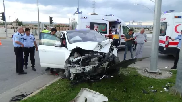 Karaman'da Trafik Kazası: 5 Yaralı - Son Dakika