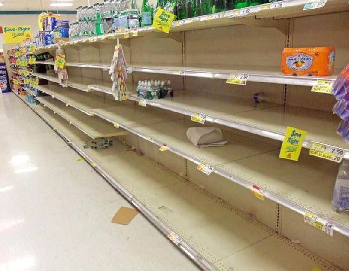 Katar\'ın Başkenti Doha\'da Halk Marketlere Hücum Etti