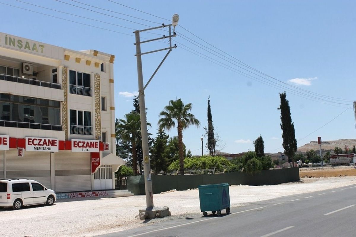 Kazada Hasar Gören Elektrik Direği Yenisi ile Değiştirildi