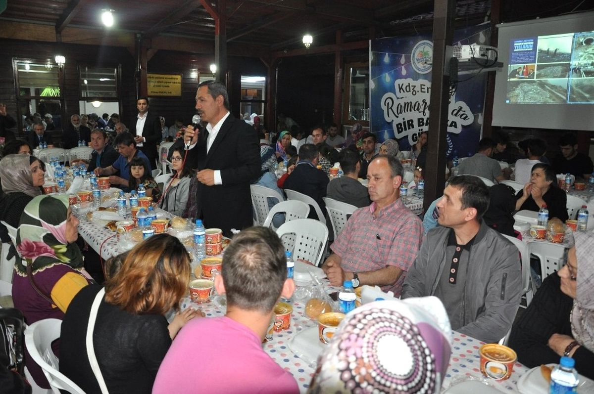 Kdz. Ereğli Belediyesi\'nin Açık Kava İftarlarına Vatandaşlardan Yoğun İlgi