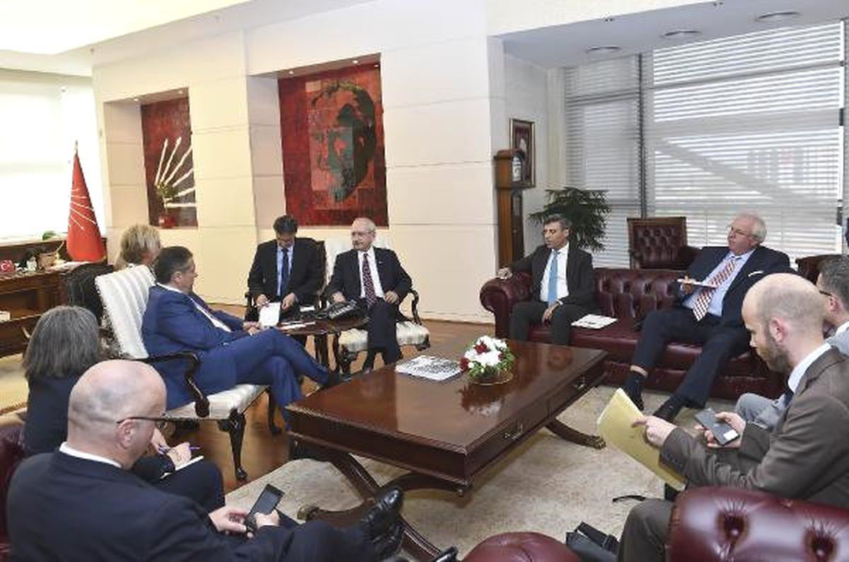 Kılıçdaroğlu, Almanya Dışişleri Bakanı Gabriel\'i Kabul Etti