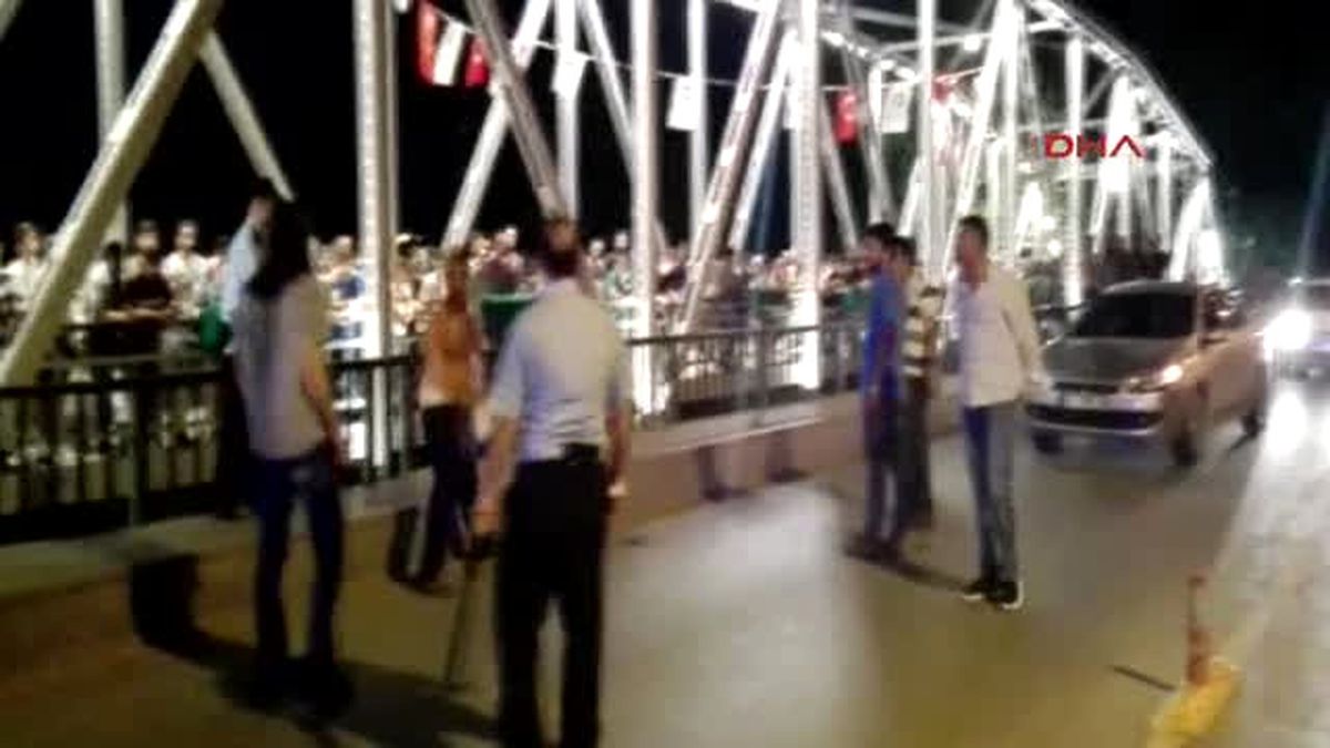 Köprü Üstünde Bıçaklı Eylem