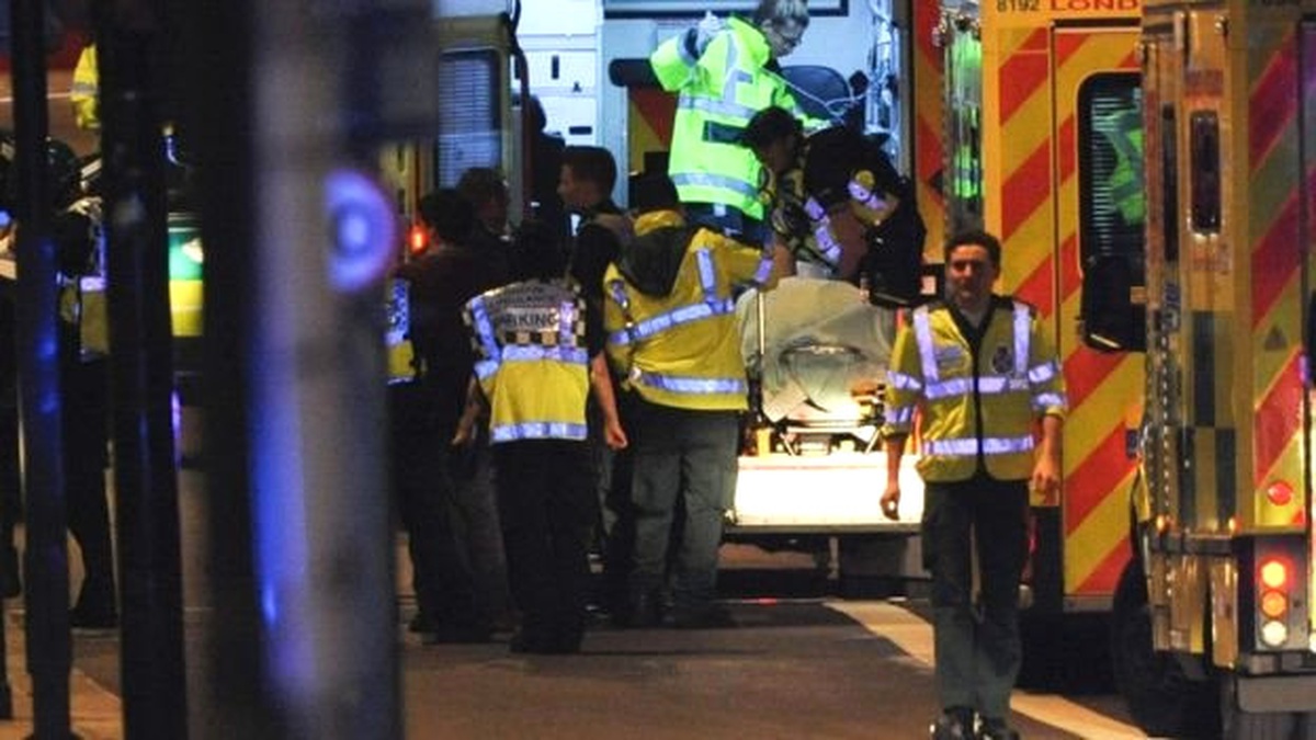 Londra Saldırısı Kahramanları: Kaykayla ve Kürekle Saldırganlara Müdahale Ettiler
