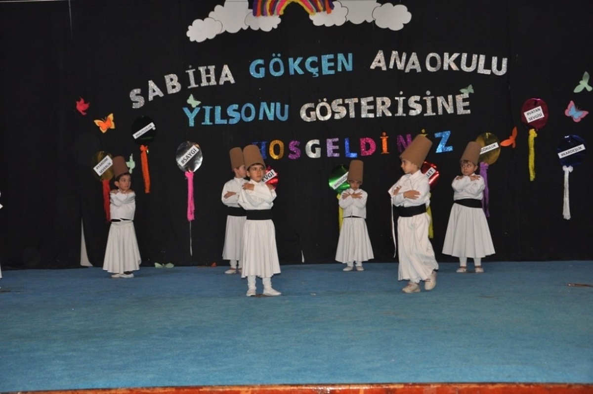 Mardin\'de Miniklerin Yılsonu Gösterisi