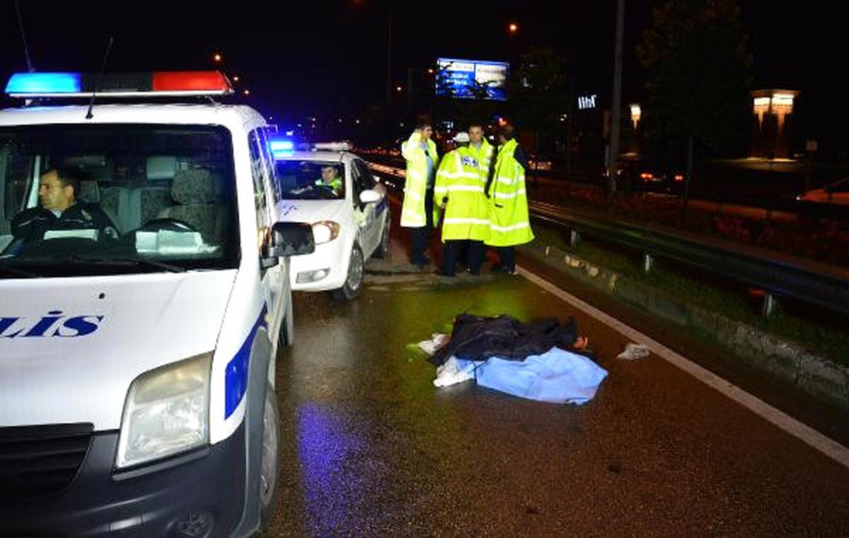 Otomobilin Çarpıp Sürüklediği Yaya Öldü