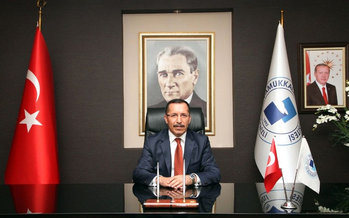 Rektör Eşi Görevinden İstifa Etti