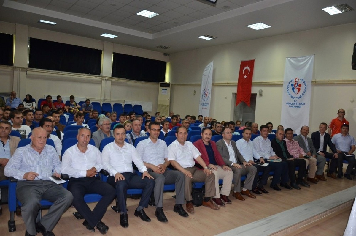 Şahin, Gençlik ve Spor Çalışmalarını Değerlendirdi