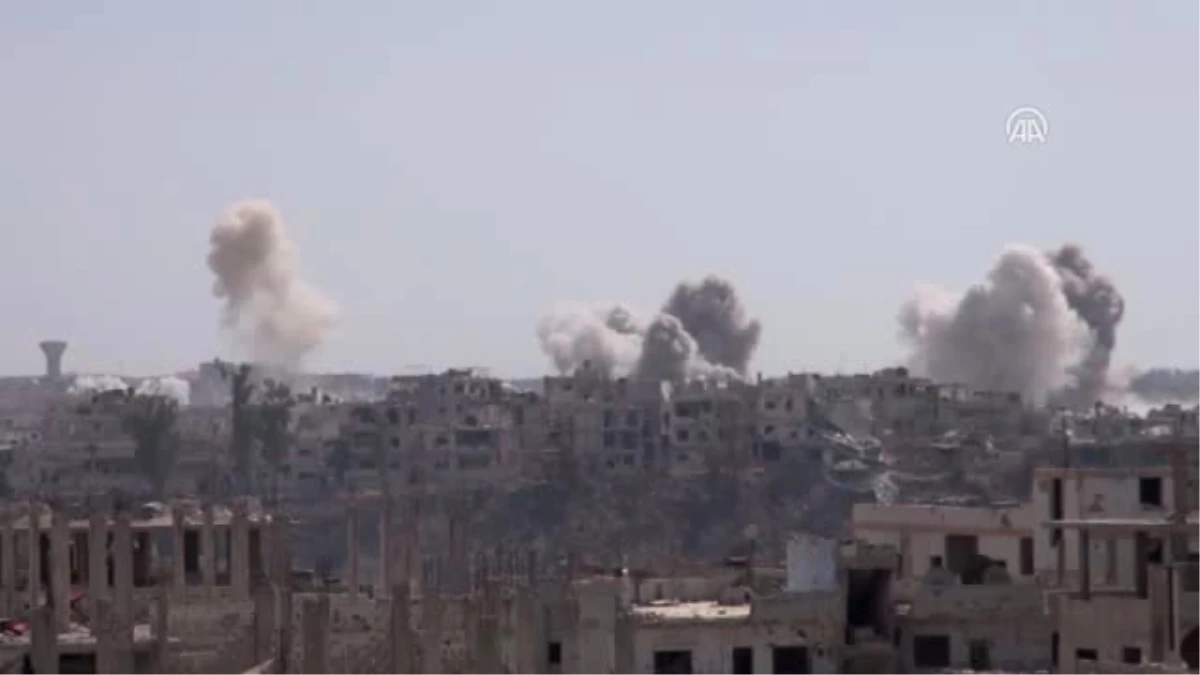 Suriye\'nin Güneyindeki Dera Yoğun Saldırı Altında