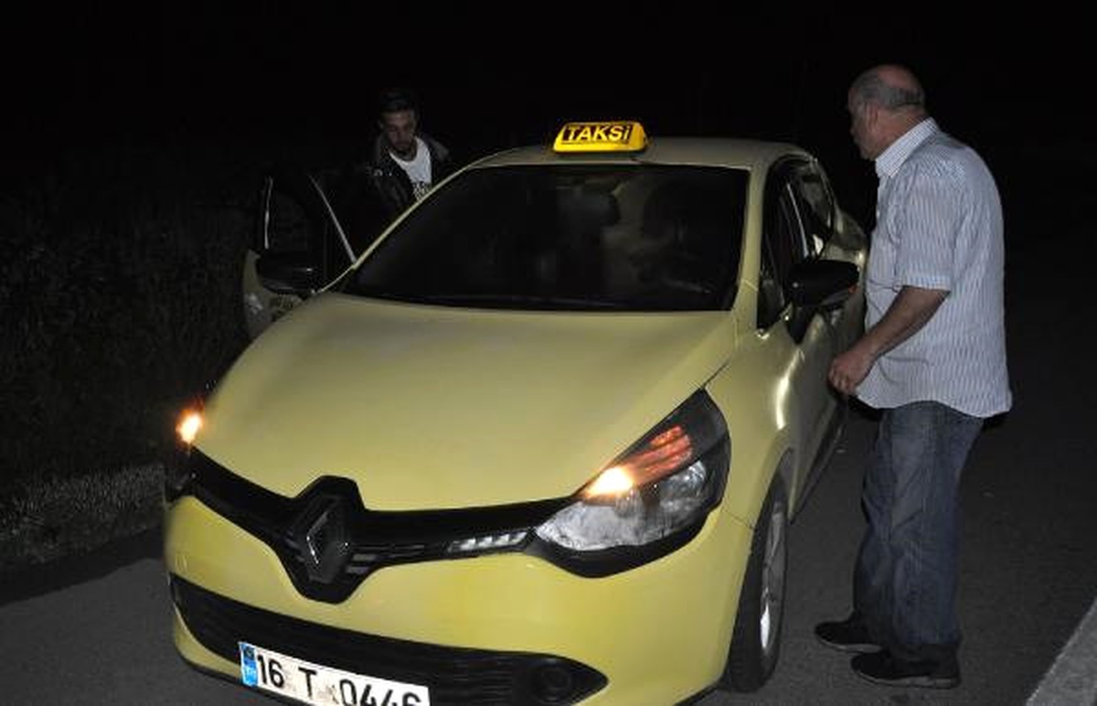 Taksicinin Cep Telefonu ve 310 Lirasını Gasp Etti