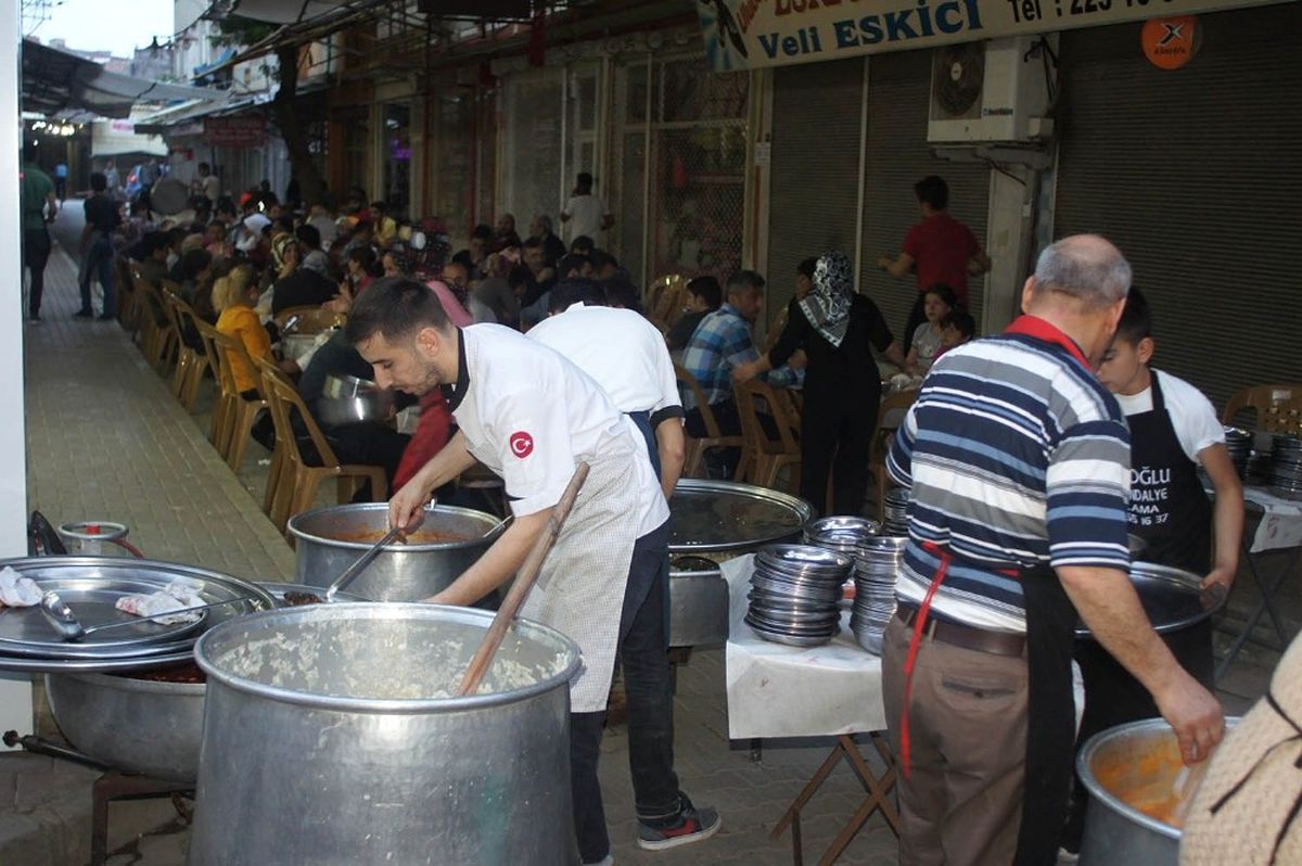 Ülkücü İşçiler Derneği Uşak Şubesi Birlik Beraberlik İftarı Düzenledi