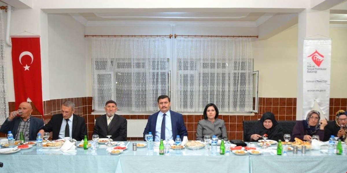 Vali Arslantaş, Huzur Evi ve Engelsiz Yaşam Merkezi Sakinleri ile İftarda Buluştu