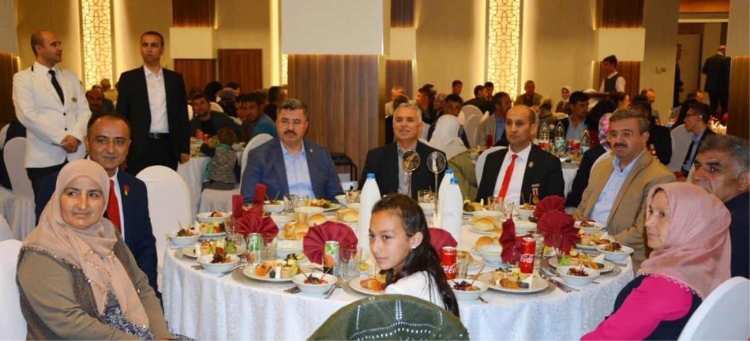 Vali Aziz Yıldırım, Şehit Yakınları ve Gaziler ile İftarda Bir Araya Geldi