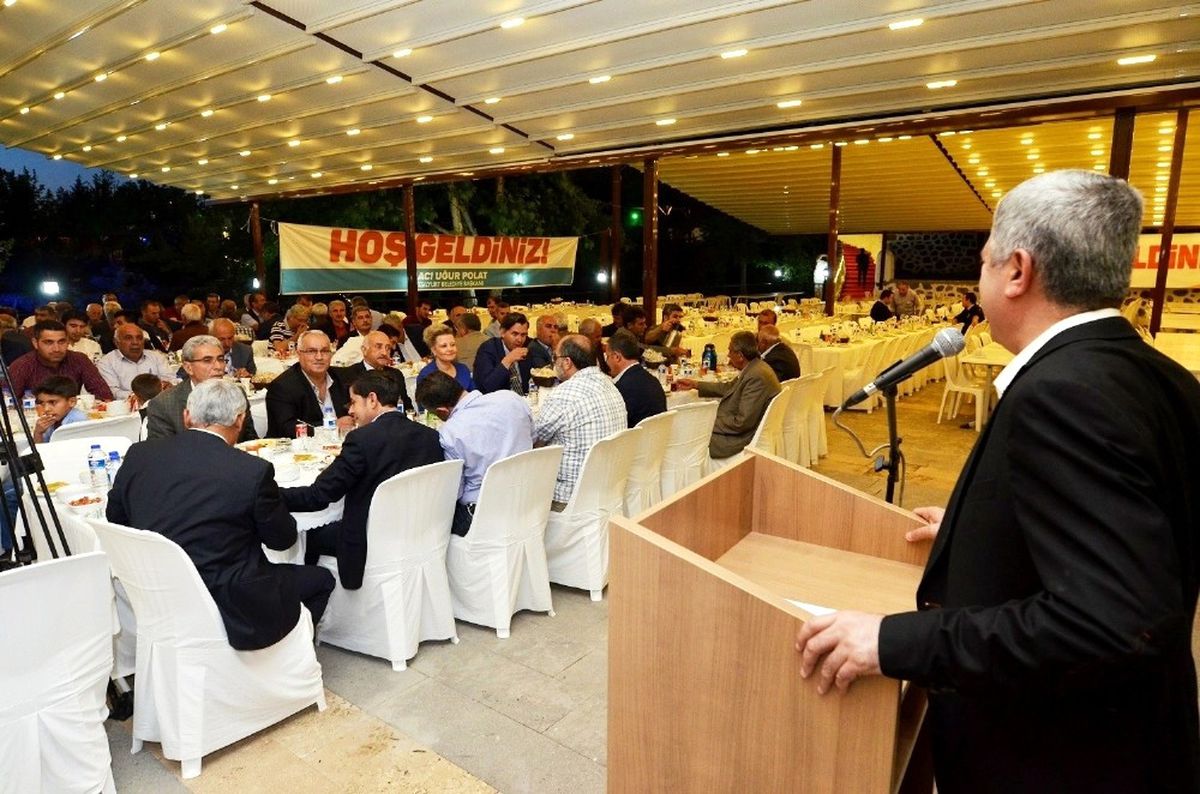Yeşilyurt\'taki Muhtarlar İftar Yemeğinde Bir Araya Geldi